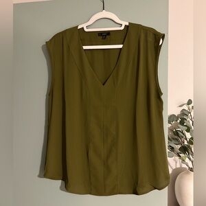 Like New J.Crew Sleeveless V-neck blouse - Olive size Medium